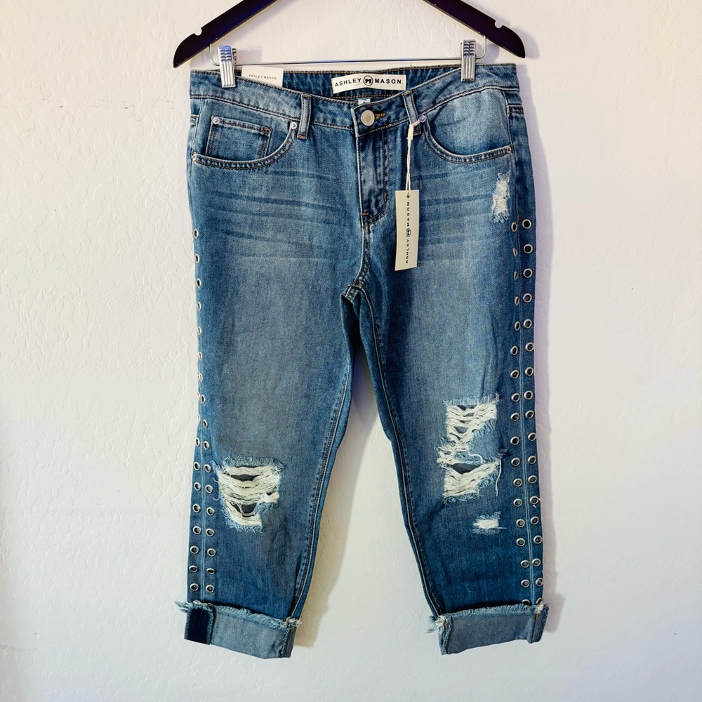 Ashley Mason Ankle Jeans Women’s Size 9 Distressed‎ with Grommet Detail